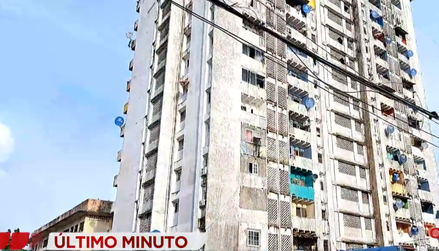 Policía realizan allanamiento en la 15 pisos de Colón