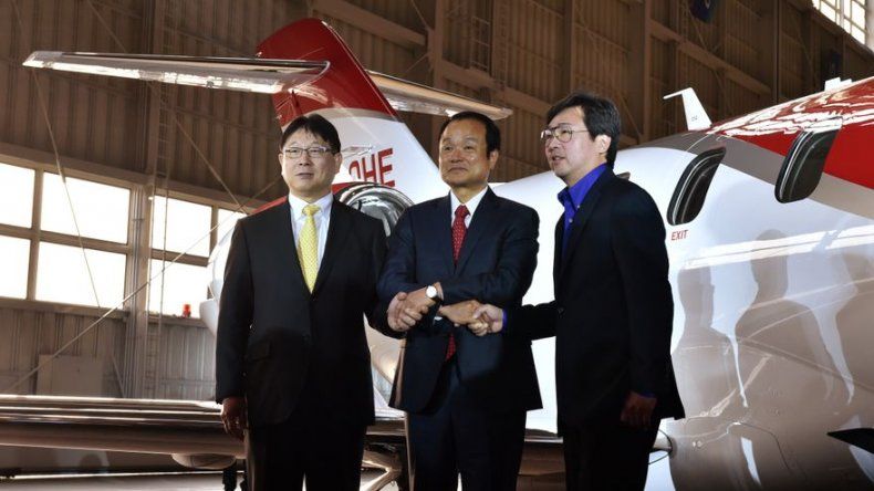 Honda muestra su nuevo avión en Japón