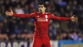 Sanción por racismo opaca un año brillante de Luis Suárez