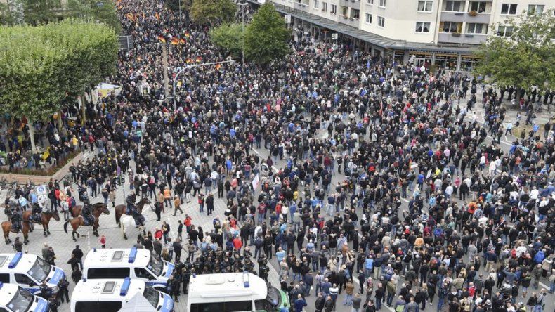 Derechistas en Alemania tratan de formar movimiento unido