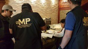 Desarman banda de policías implicados en robo de droga en Guatemala