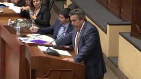 Diputados arremeten contra ministro del MOP durante comparecencia