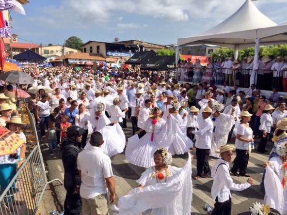 Desfile de las Mil Polleras 2015