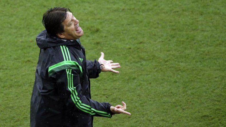 DT Piojo Herrera renueva con México hasta Rusia-2018