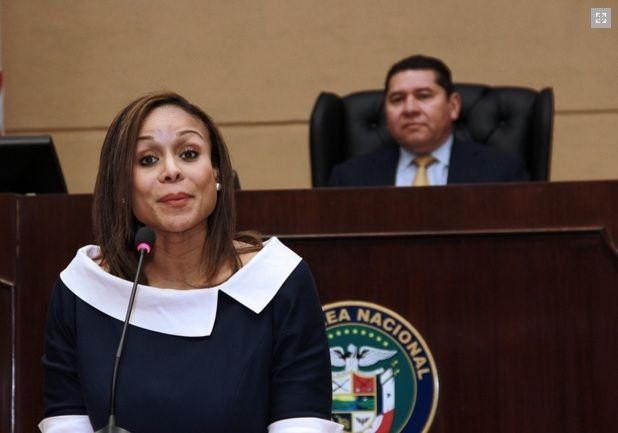 Formalizan nombramiento de Davidson como directora del INAC