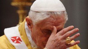 Benedicto XVI ha entregado ya el anillo del Pescador para su anulación