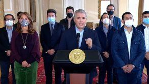 Iván Duque pide retirar reforma tributaria que provocó protestas en Colombia