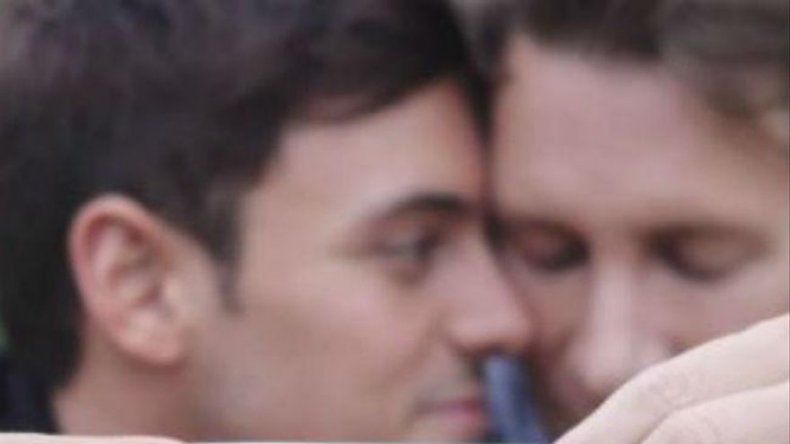 Tom Daley y su marido Dustin Lance Black están esperando su primer hijo