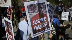 Baltimore vive una oleada de violencia tras muerte de joven negro