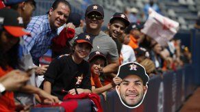 Altuve asiste en crisis humanitaria en Venezuela