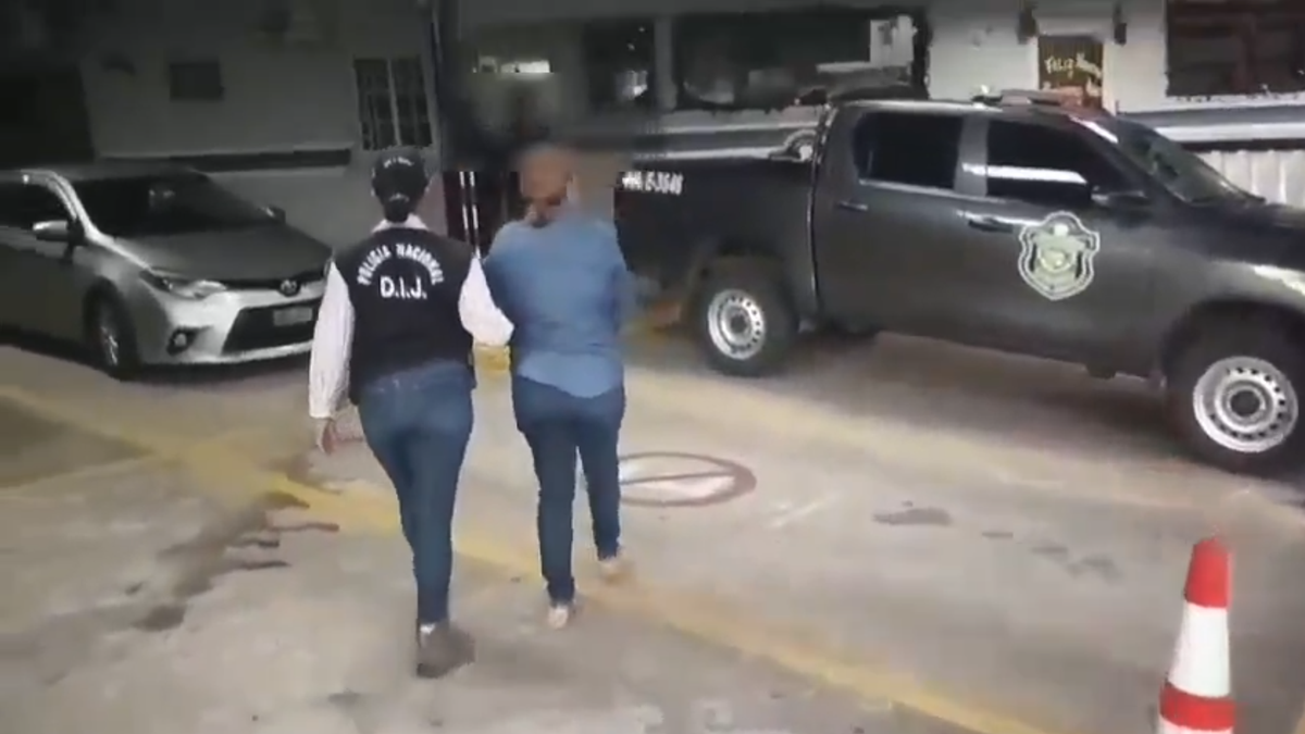 Aprehenden a representante legal de empresa por presunto peculado contra el Programa de Sanidad Básica. Aprehenden a representante legal de empresa por presunto peculado contra el Programa de Sanidad Básica.