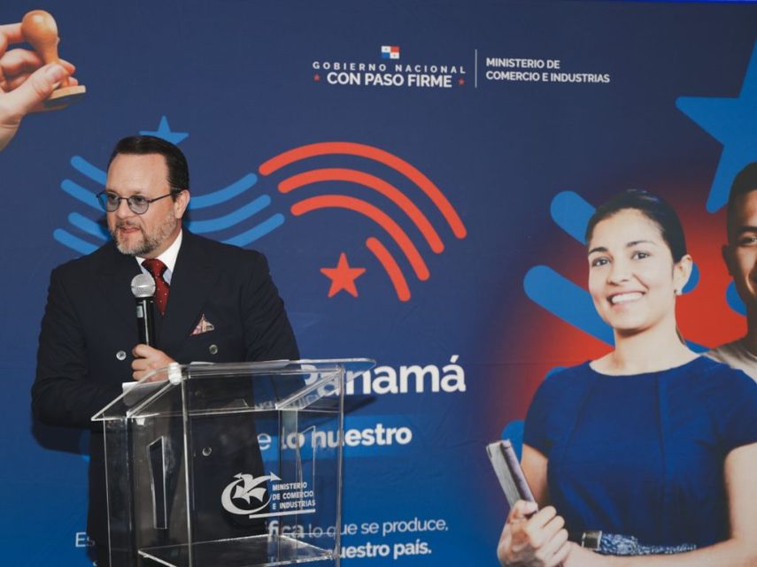 Ministro de Comercio e Industrias (MICI)