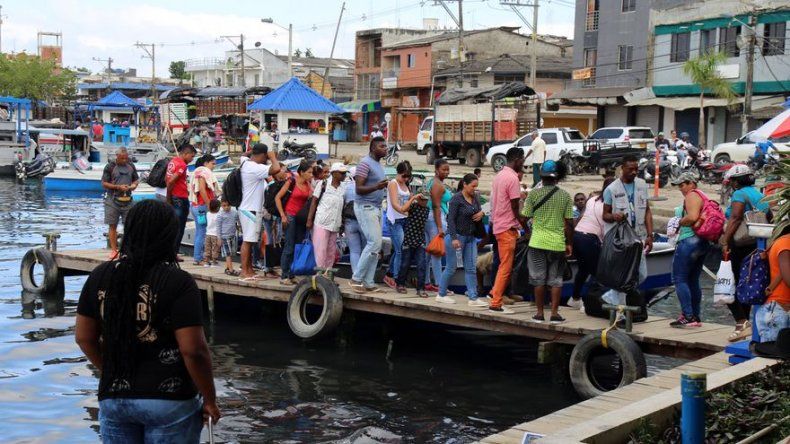 Cuba recibe a deportados por Colombia y culpa a EEUU de politizar migración