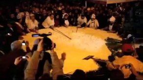 Elaboran panqueque gigante de la gastronomía popular de Paraguay