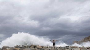 Huracán Lorena amenaza Los Cabos