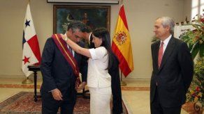 Otorgan condecoración Vasco Núñez de Balboa al embajador de España