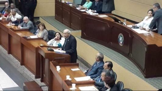 Rector García de Paredes comparece ante el Pleno de la Asamblea