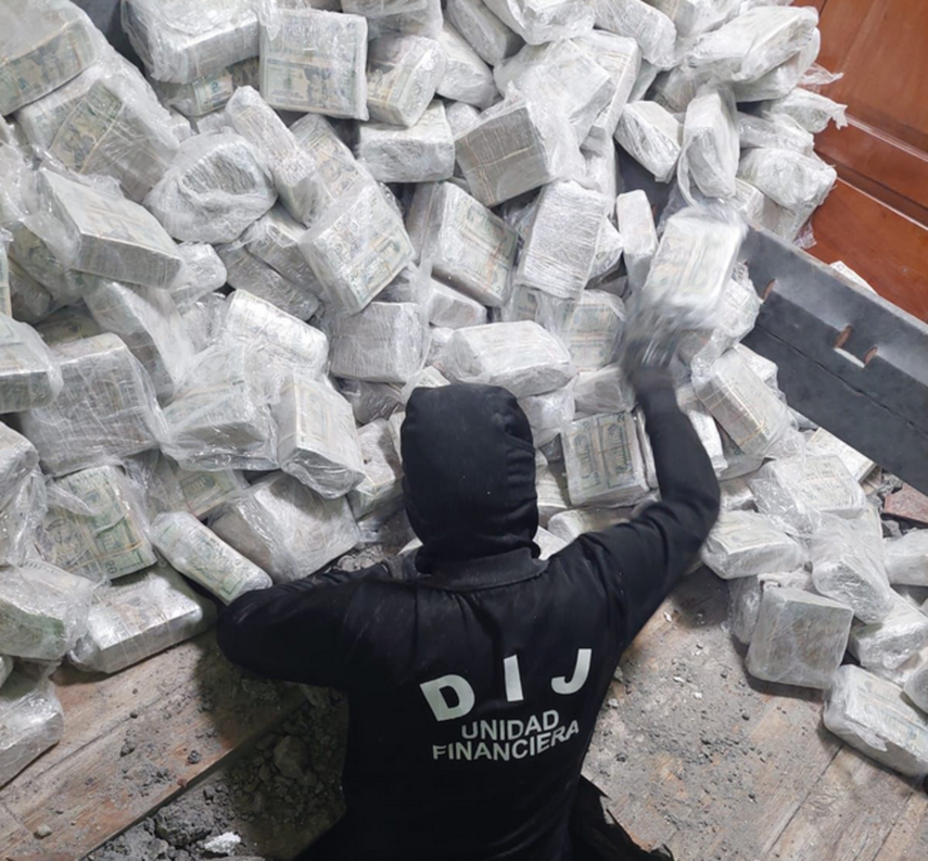 Caleta ubicada en residencia de uno de los aprehendidos tras operación Fisher.