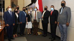 El Instituto de Meteorología e Hidrología de Panamá contará con personería jurídica, patrimonio propio y autonomía en su régimen de funcionamiento interno. El Instituto de Meteorología e Hidrología de Panamá contará con personería jurídica, patrimonio propio y autonomía en su régimen de funcionamiento interno.