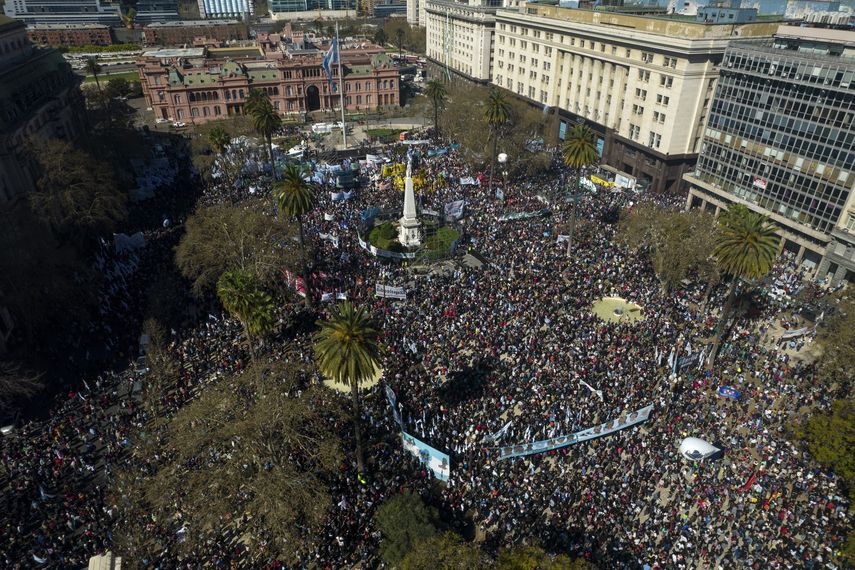Argentina: detienen a mujer por ataque a vicepresidenta