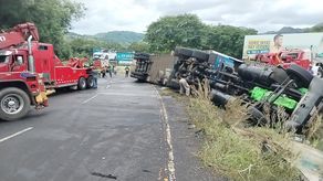 Las víctimas fatales fueron un motociclista y su acompañante