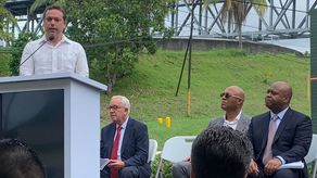 El secretario de Energía, Jorge Rivera Staff da unas palabras durante el