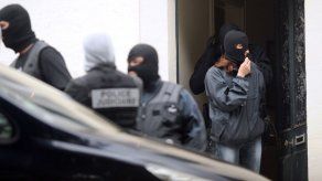 Biarritz: policía encontró armas y componentes para explosivos tras operación