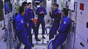 China en 2003 se convirtió en el tercer gobierno en colocar a un astronauta en órbita por su cuenta.