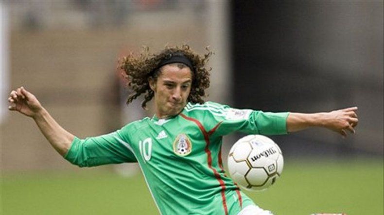 México sufre, pero derrota a Belice