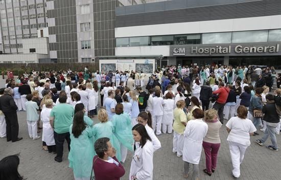 Tres personas más hospitalizadas en España por sospecha de ébola