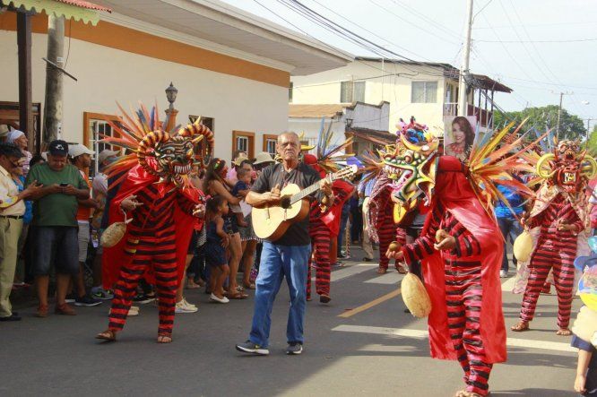 Paseo de Danzas del Corpus Christi