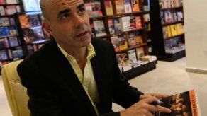 Escritor Eduardo Sacheri crea cuento para recordar a niño víctima de atentado