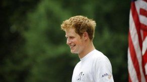 Más de 850 quejas por publicación de fotos del príncipe Enrique