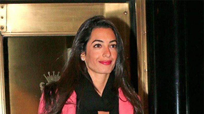 Esposa de Clooney hace suya la causa de la batalla de Grecia