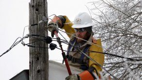 EEUU: Aceleran labores para restaurar electricidad
