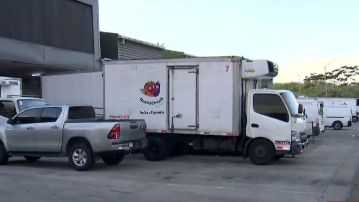 Habilitan plataforma del combustible para transporte de carga y pesca artesanal. Habilitan plataforma del combustible para transporte de carga y pesca artesanal.