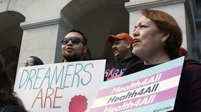 California fue la primera región en subvencionar los gastos sanitarios de algunos adultos que viven en el país de forma ilegal.