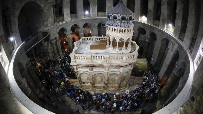 La tumba de Jesucristo reabre resplandeciente y a todo color