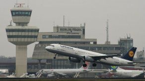 Amenaza de bomba obliga a aterrizaje forzoso de avión Condor que iba a Egipto