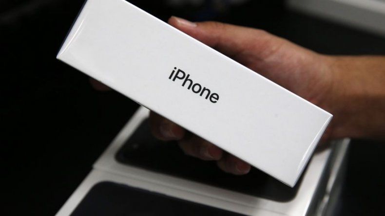 Trump pide a Apple que fabrique sus iPhones en EE.UU. en lugar de China