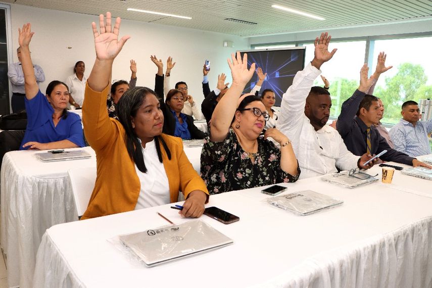 MEDUCA da inicio al programa de capacitación 'Entre Pares' MEDUCA da inicio al programa de capacitación 'Entre Pares'