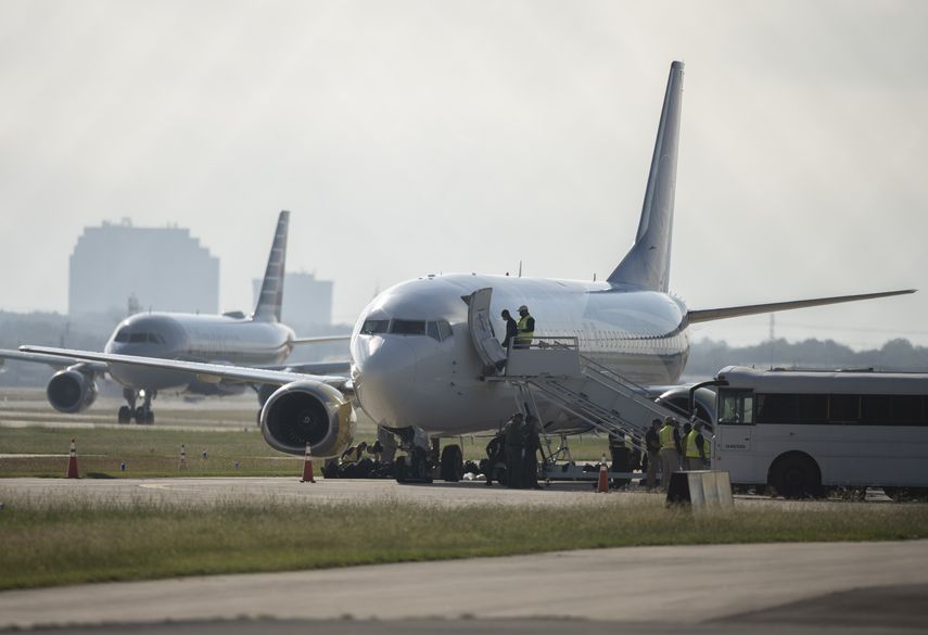 EE. UU. inicia expulsión masiva de migrantes haitianos en Texas