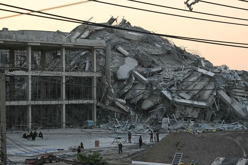 Fuerte terremoto de magnitud 7.7 sacude Birmania y Tailandia.