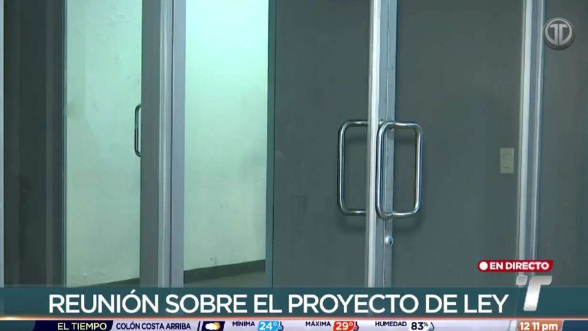 Diputados y equipo del MINSA discuten reformas a la CSS en reunión privada