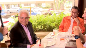 Rómulo Roux, José Isabel Blandón y José Toto Álvarez, previo al inicio de su reunión.