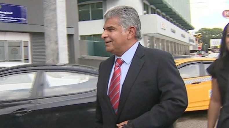 Cambian medida cautelar a exministro Mulino, le dan impedimento de salida del país