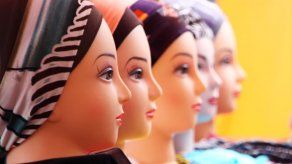 Diferentes formas de usar pañuelos o turbantes durante la quimioterapia