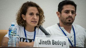 Periodista dice que exparamilitar admite haberla secuestrado