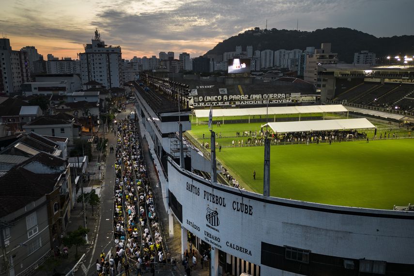 Brasil se alista para enterrar a Pelé en la meca del fútbol