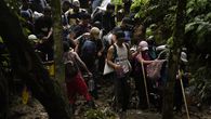 cientos de migrantes aun exponen la vida en el darien con destino a ee. uu. cientos de migrantes aun exponen la vida en el darien con destino a ee. uu.